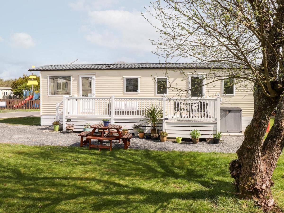 The Maples Villa Милъм Екстериор снимка